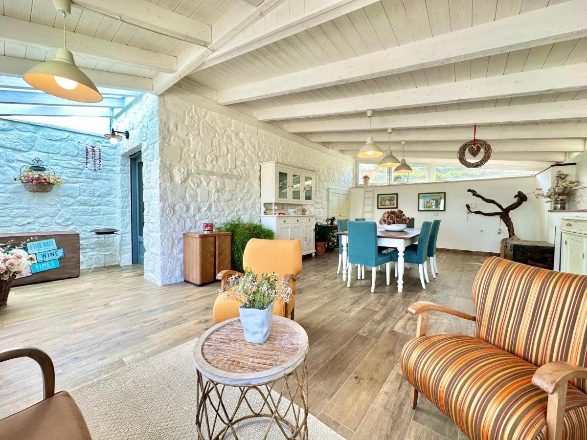 Вилла Trullo Il Carrubo Альберобелло Экстерьер фото